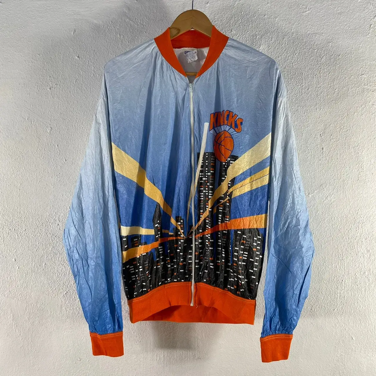 Vintage 80’s New York Knicks Tyvek ウィンドブレーカー