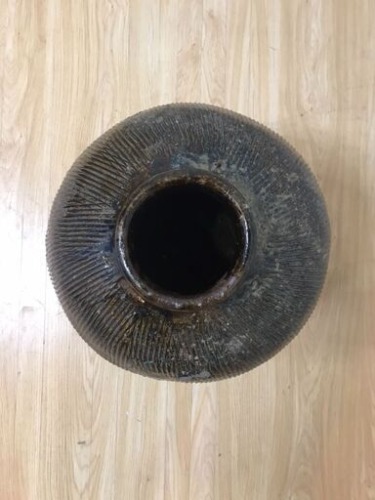 黒釉陶器壺 詳細1