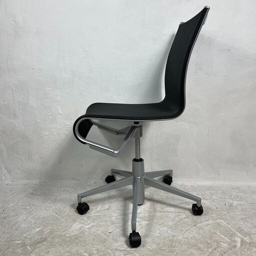 Cassina ixc. アリアス スウィベルチェア 詳細2