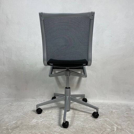 Cassina ixc. アリアス スウィベルチェア 詳細3