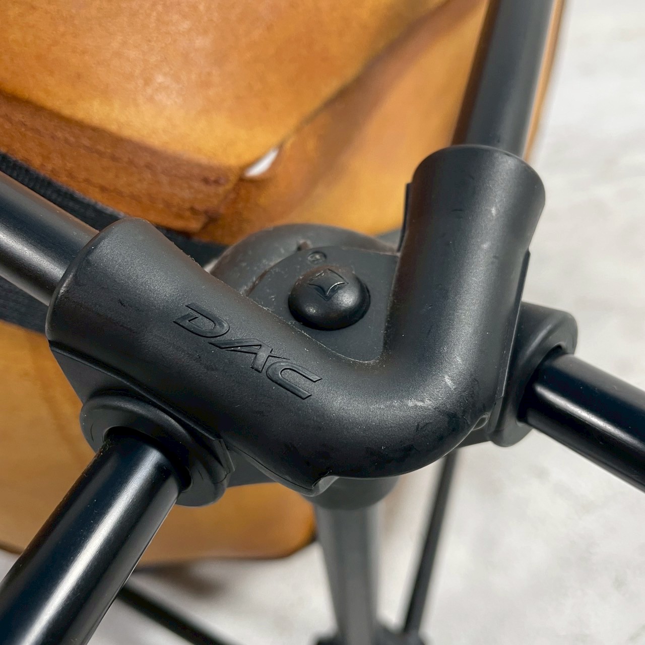 HELINOX Premium Genuine Leather Chair ヘリノックス プレミアム レザー チェア 詳細7