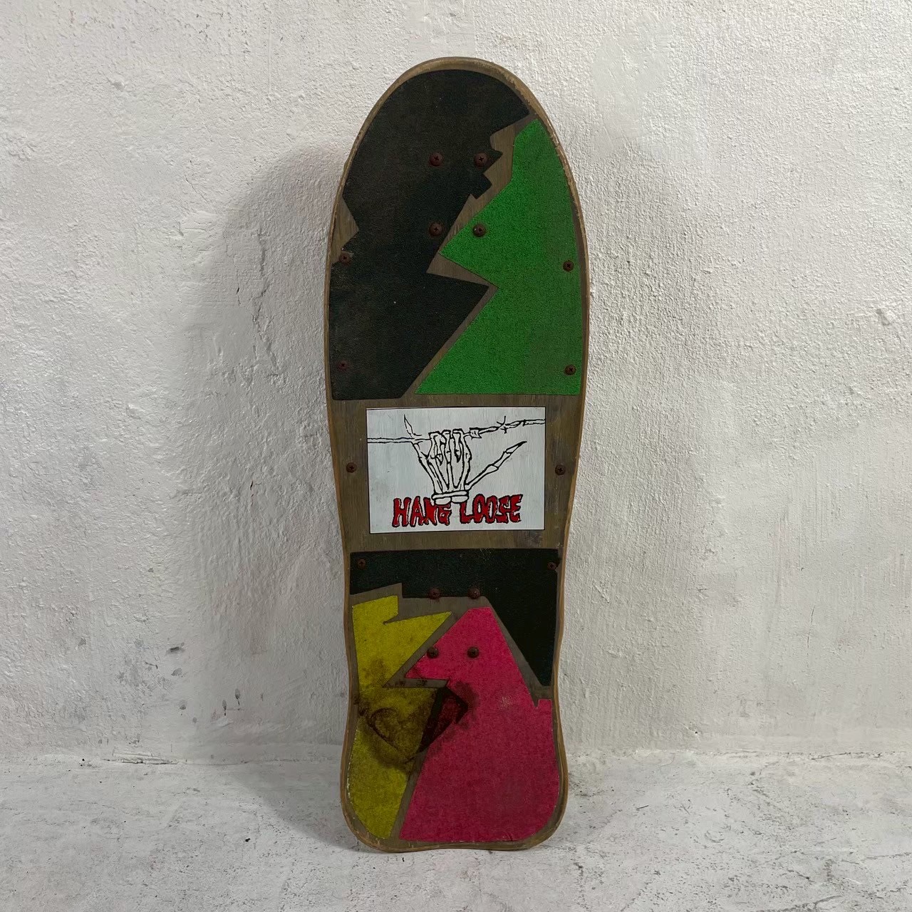 オールドスケートボード HANG LOOSE スカル グラフィック