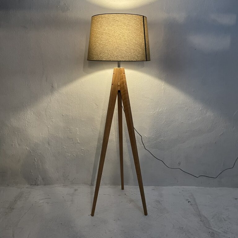 ARTWORKSTUDIO Espresso-floor lamp
