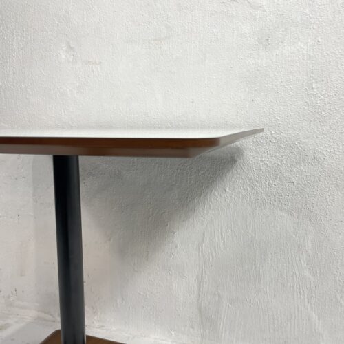 カリモク+60 カフェテーブル ウォールナット色 詳細4